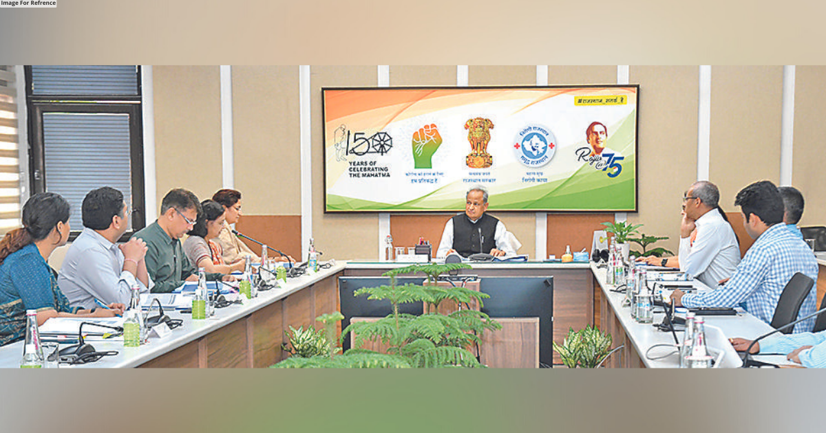Gehlot: Govt committed to increase industrial units & jobs in pvt sector